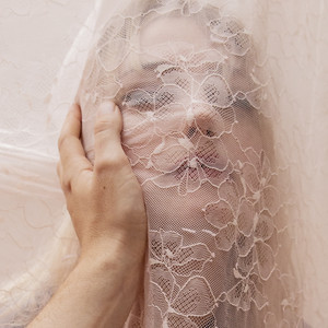 Alison Sudol – Come On Baby Alison Sudol - Come On Baby