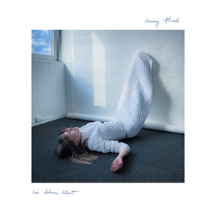 Jenny Hval – The artist is absent – 89 seconds rewrite Jenny Hval - The artist is absent - 89 seconds rewrite