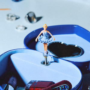 Man/Woman/Chainsaw - Only Girl