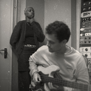 corto.alto - APRIL (ft anaiis)